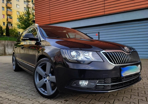 Skoda Superb cena 40900 przebieg: 300000, rok produkcji 2014 z Kórnik małe 301